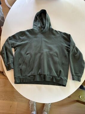 lululemon athletica Men's Hooded Pullover in Olive Green